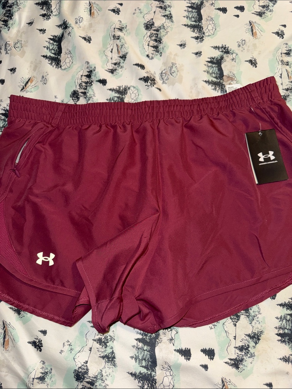Under Armour Women’s NEW Large or XL Athletic Running Shorts with pockets